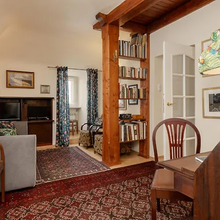 Atmospheric Next To Old Town Square By Renters * Varsóvia